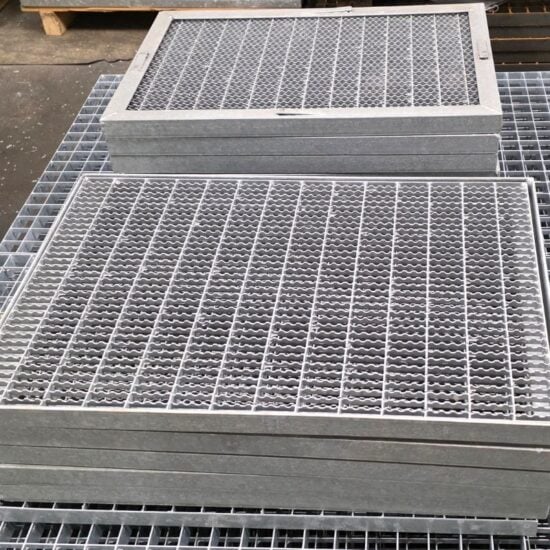 Grătar intrare zincat la cald